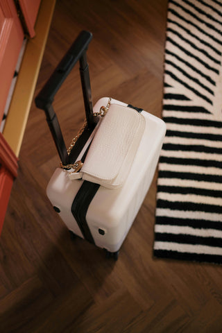 How to Travel with Your Wig