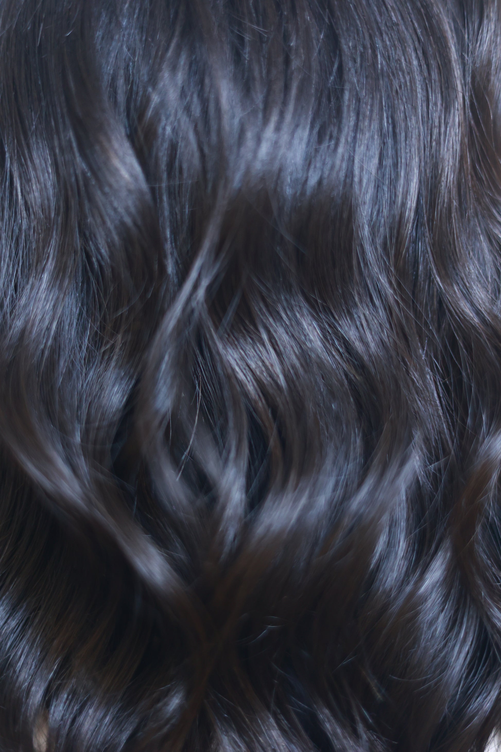 Model wearing NYSA 14-inch wavy bob wig in natural black, with HD lace, glueless and clipless design, free parting, and breathable construction for all-day comfort; also suitable for alopecia